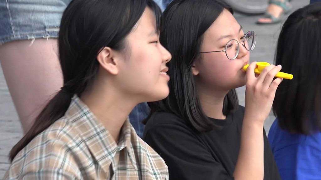 [사막을 건너 호수를 지나]<영화상세 < 영화 | 깊이 빠져 보다, CGV 사막을 건너 호수를 지나 | 깊이 빠져 보다, CGV